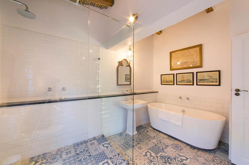 Bartinney Private Cellar Banhoek ستيلينبوش المظهر الخارجي الصورة